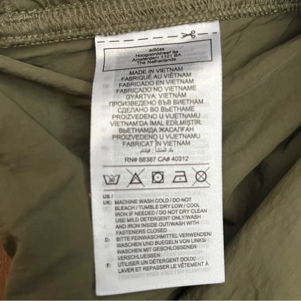 NWT Adidas Adventure Cargo Pants Unisex Size Small - Picture 13 of 15